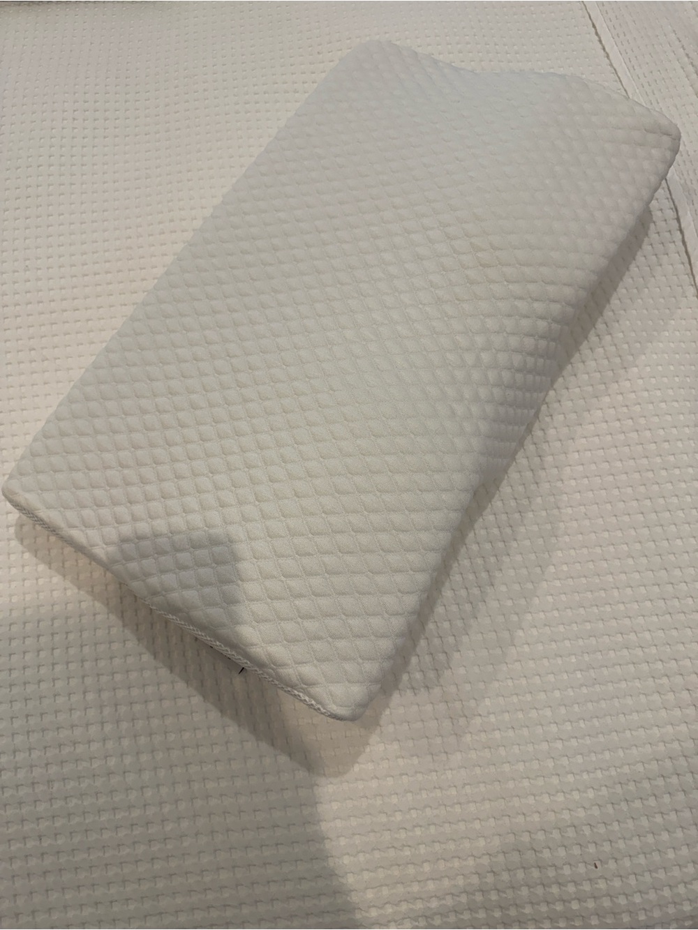 The Original Groove® Pain Relief Pillow - No. 1 Pillow For Neck Pain EUC